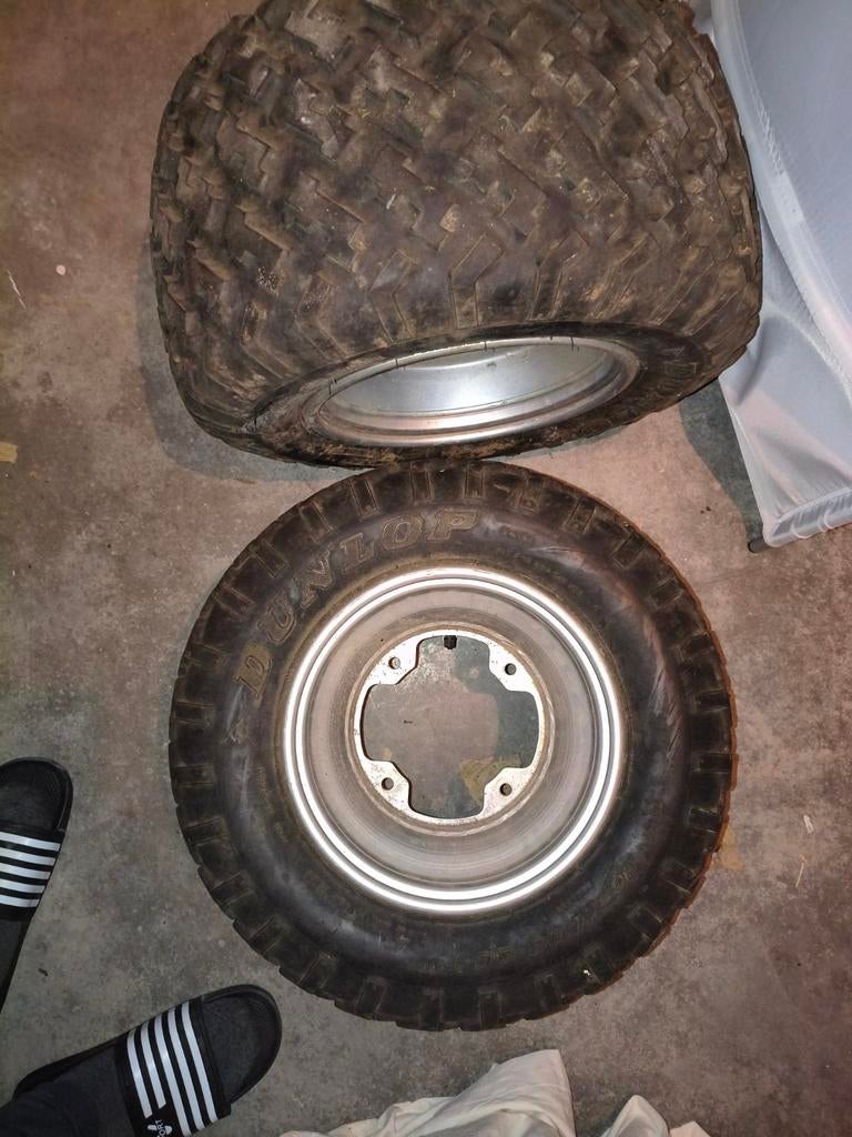 2 velgen met banden quad, Motoren