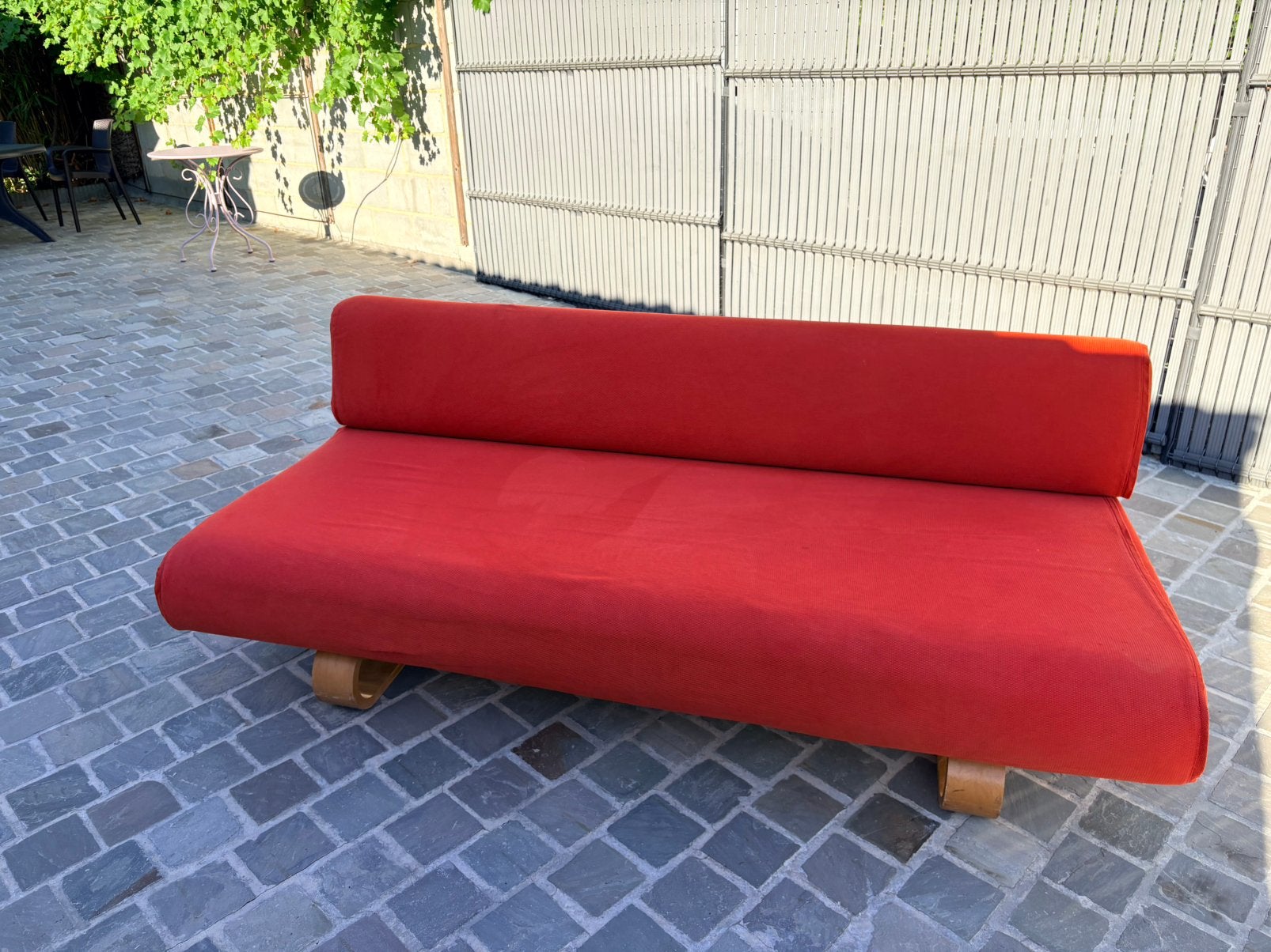 canapé-lit rouge vif modèle vintage allerum, Ophalen, Zo goed als nieuw, Rood