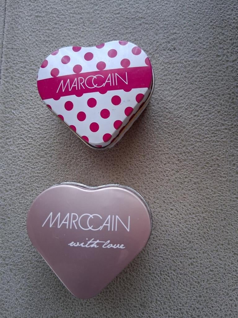 Kleine blikken doosjes Marc Cain, Enlèvement ou Envoi