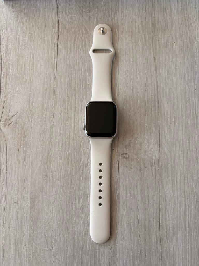 À vendre : Apple Watch SE3 40 mm Starlight SB S/M GPS, Bijoux, Sacs & Beauté, Montres connectées, Neuf, Étanche, IOS, Enlèvement