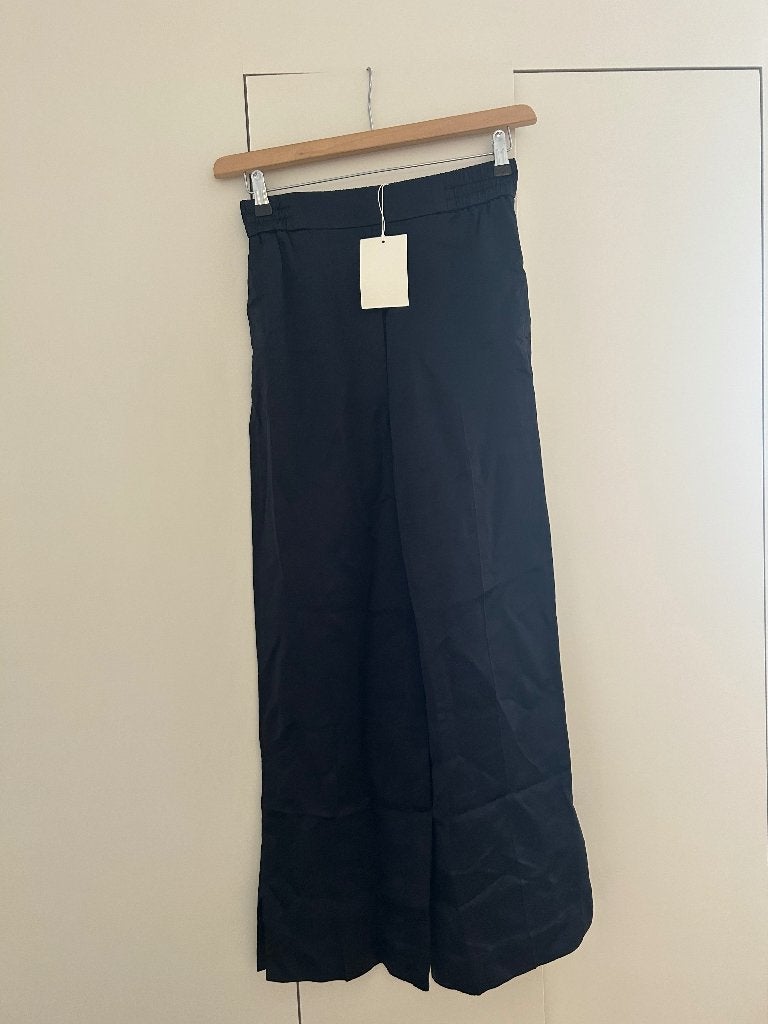 Cos satijnen broek, Kleding | Dames, Nieuw, Maat 34 (XS) of kleiner, Lang, Verzenden