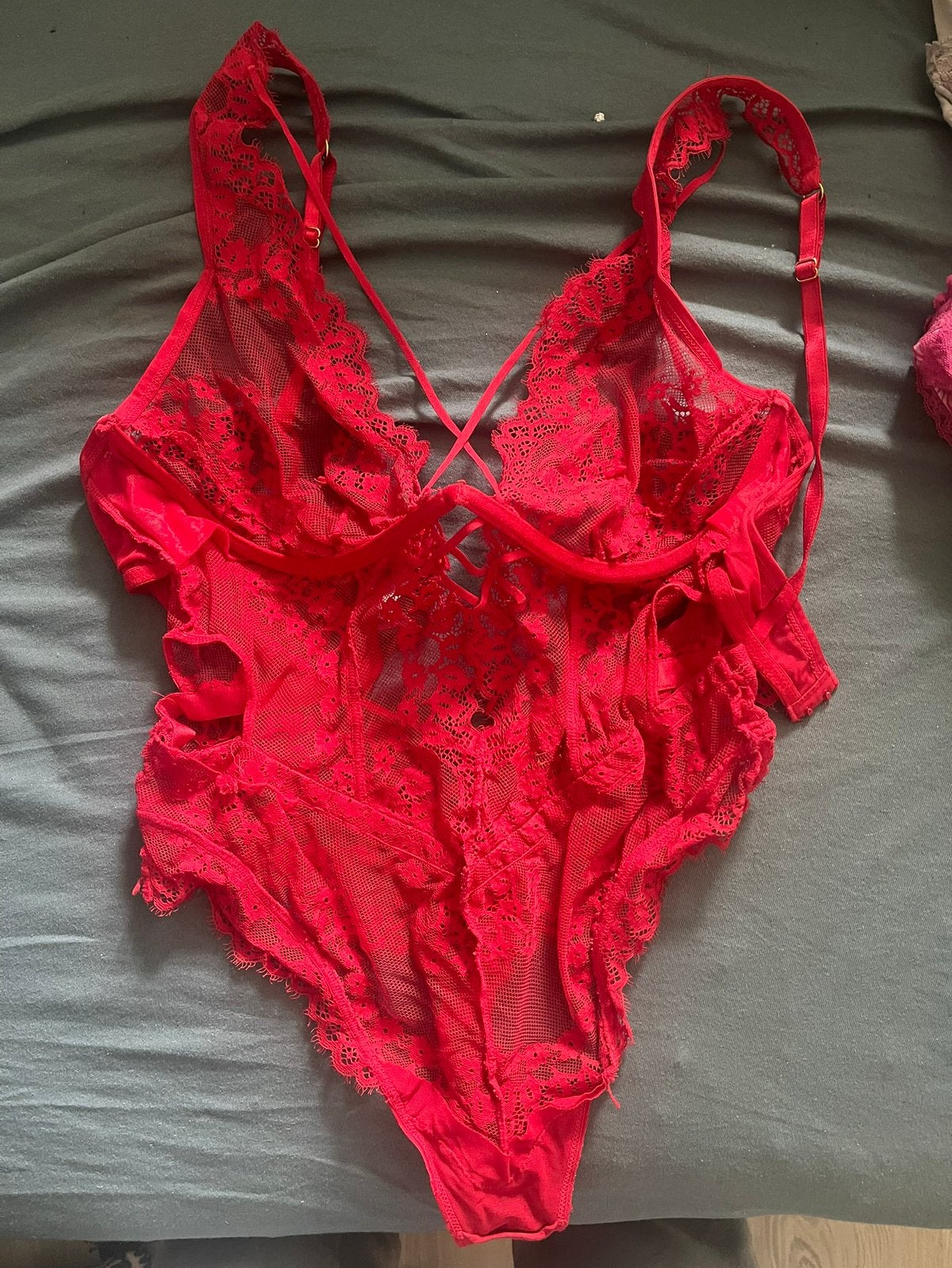 Body rood kant - met string achterkant, Kleding | Dames, Ophalen of Verzenden, Rood, Body of Korset