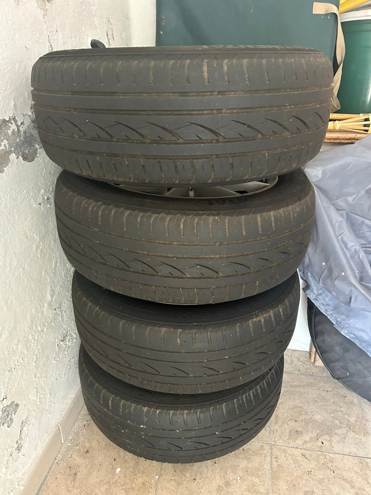 Alu BMW velgen met banden en autobandstaàder, Auto-onderdelen, Banden en Velgen, Ophalen, Gebruikt, 205 mm, Band(en)