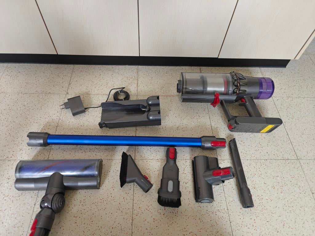 Dyson v11 Steelstofzuiger, Elektronische apparatuur, Stofzuigers, Verzenden