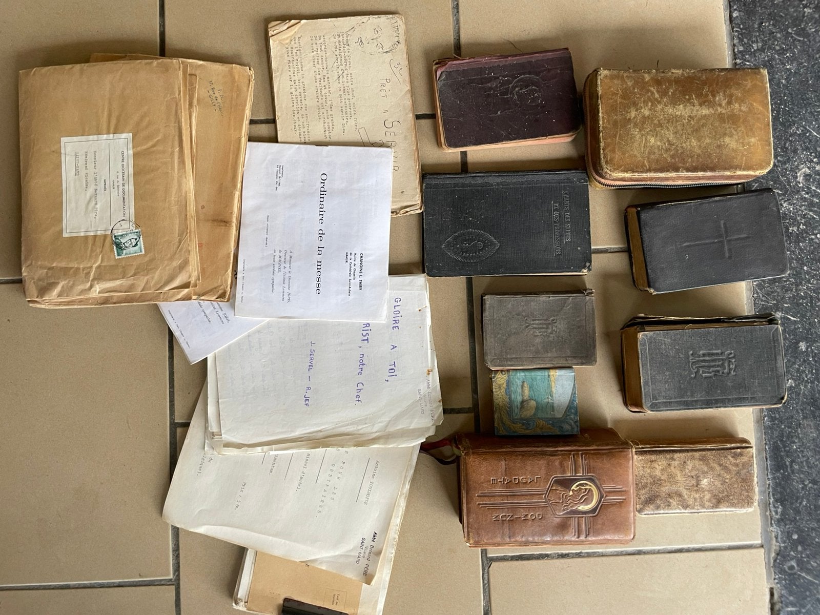 Lot d’anciens livres religieux,missels.., Antiquités & Art, Enlèvement ou Envoi