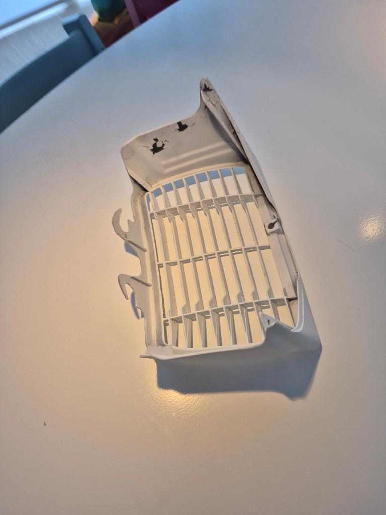 Honda mbx 50/80 radiateur kap, Fietsen en Brommers, Brommeronderdelen | Algemeen, Ophalen of Verzenden, Gebruikt, Kap, Honda