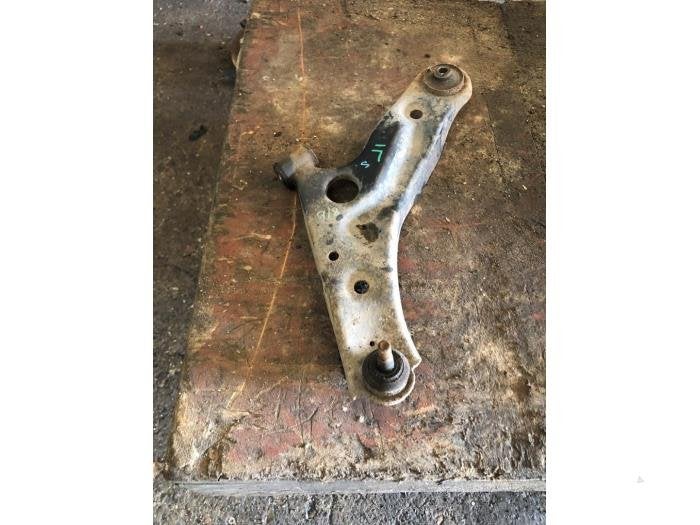 Bras de suspension avant gauche d'un Suzuki Alto, -, 3 mois de garantie, Utilisé, -