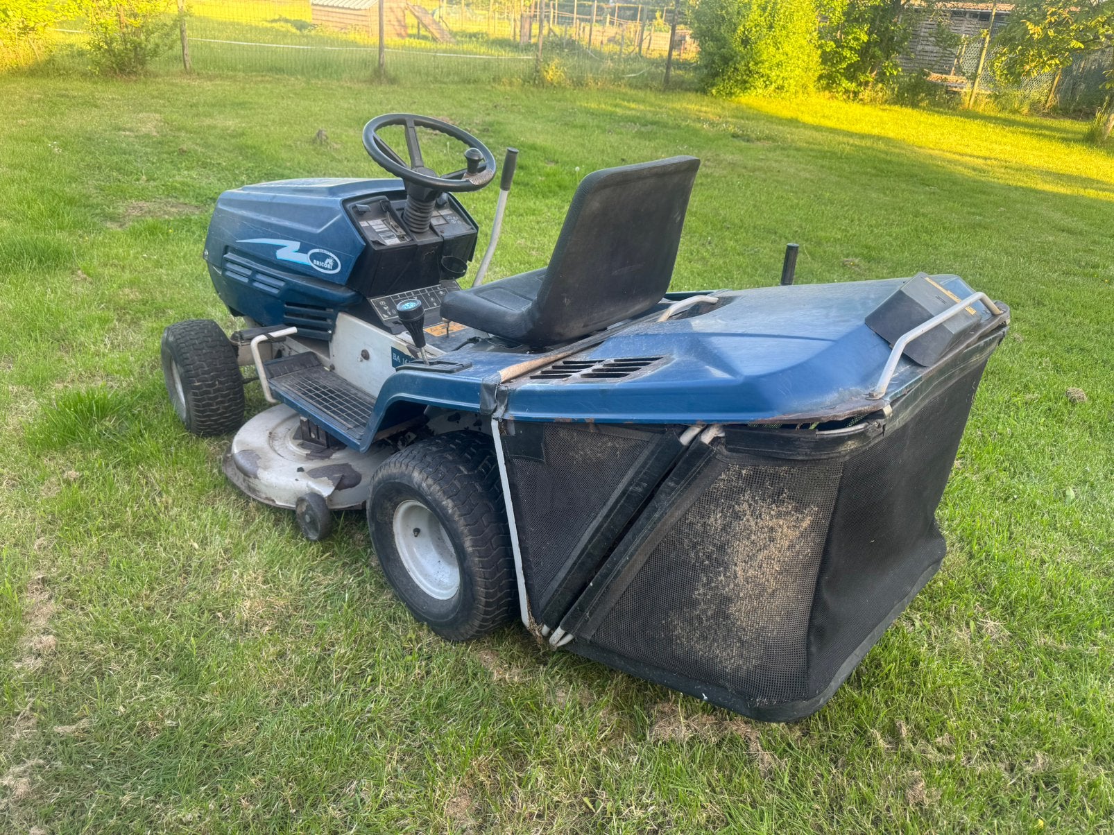 Zitmaaier / grasmaaier tractor  Briggs & Stratton 16pk, Enlèvement, Comme neuf, Bac de ramassage, 120 cm ou plus