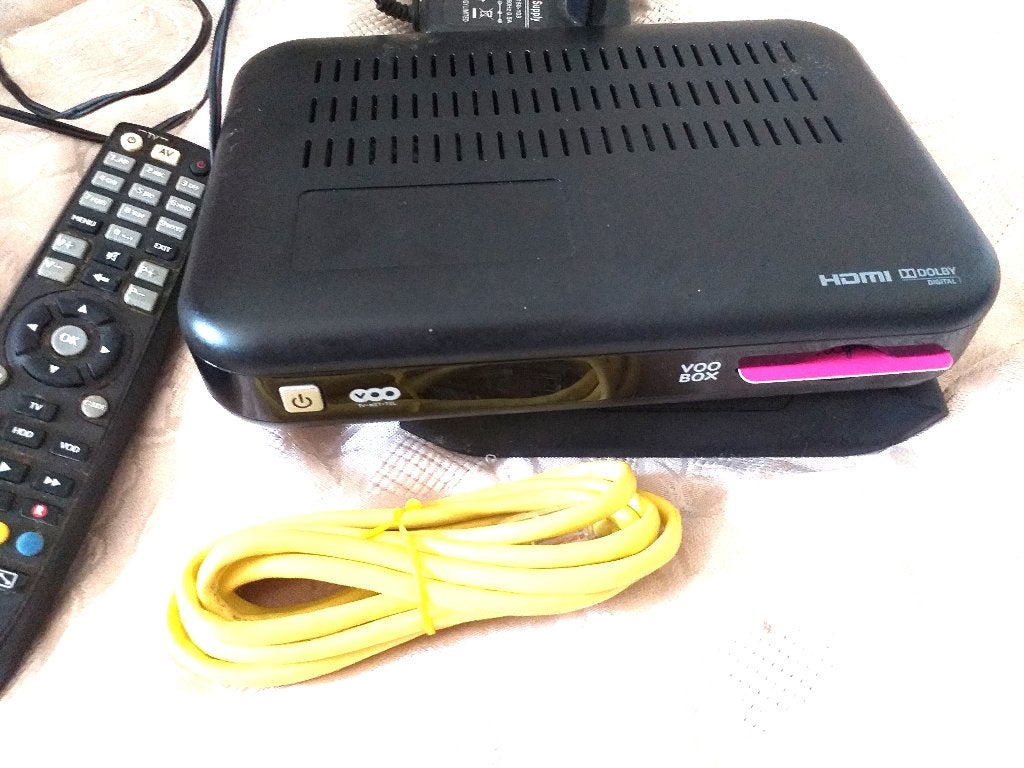 Voobox settopbox + VOO-kaart + afstandsbediening, Ophalen of Verzenden, Decoder