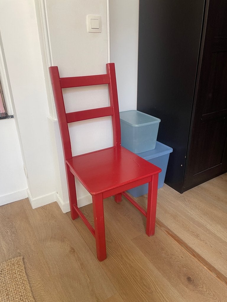 Red chair / chaise rouge, Maison & Meubles, Chaises, Rouge, Enlèvement, Utilisé, Bois
