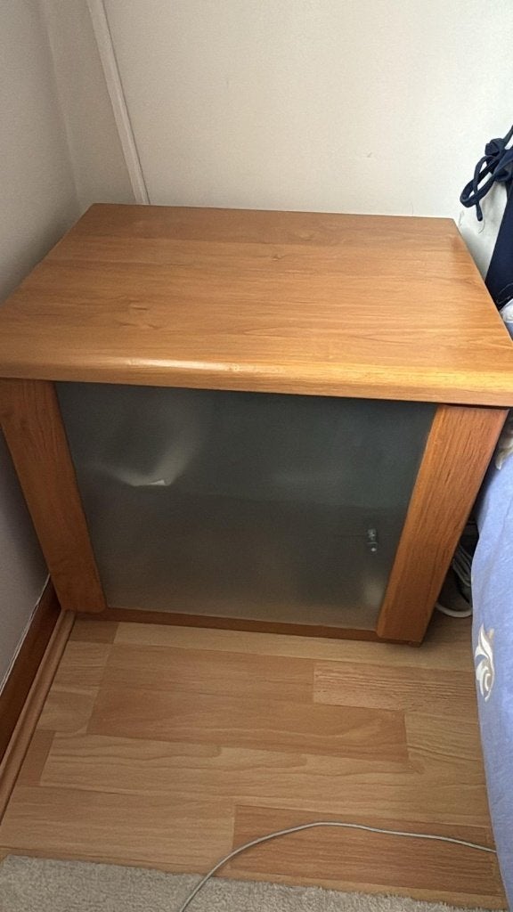 2 tables de chevet IKEA bois porte verre givré + tablette, Maison & Meubles, Enlèvement, Utilisé, Bois, 45 à 65 cm