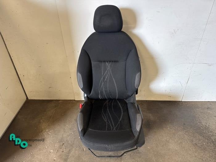 Siège gauche d'un Peugeot 208 (208 12-), Autos : Pièces & Accessoires, -, 3 mois de garantie, Utilisé, -
