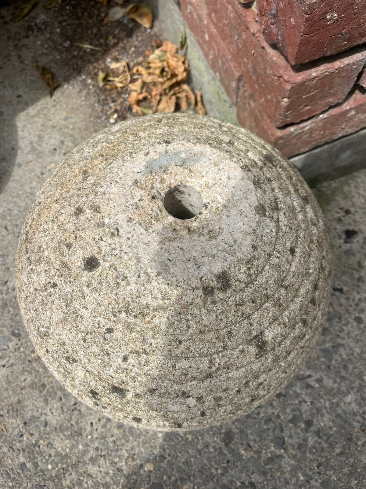 2 granieten bollen, Ophalen, Zo goed als nieuw, Fontein