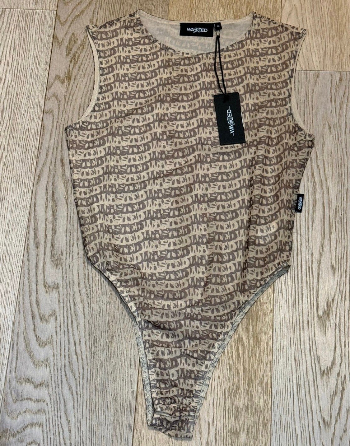 Nieuwe carrosserie van €55, - verspild T38, Ophalen of Verzenden, Beige