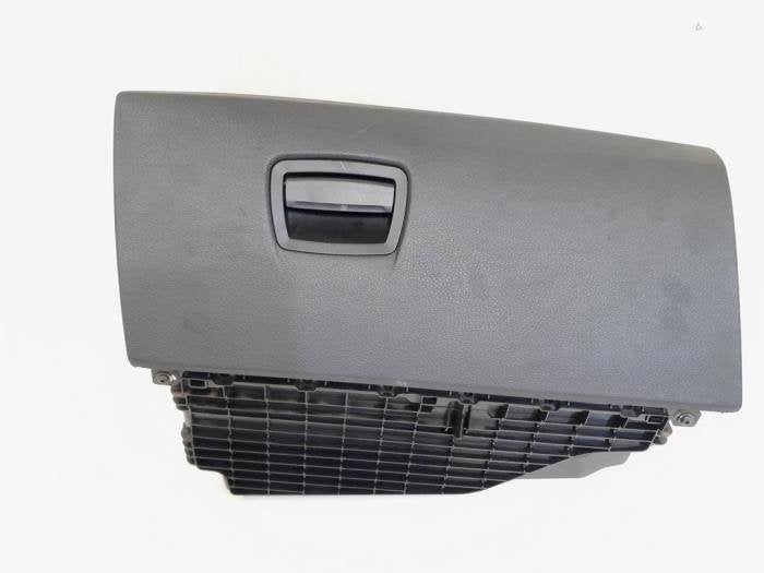 Boîte à gants d'un BMW 5-Serie, -, 3 mois de garantie, Utilisé, -