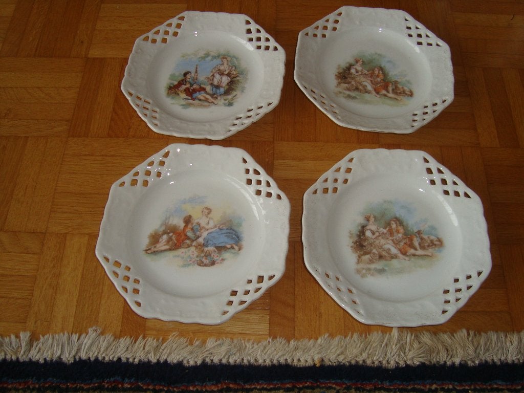 4 Porseleinen dessertbordjes., Ophalen