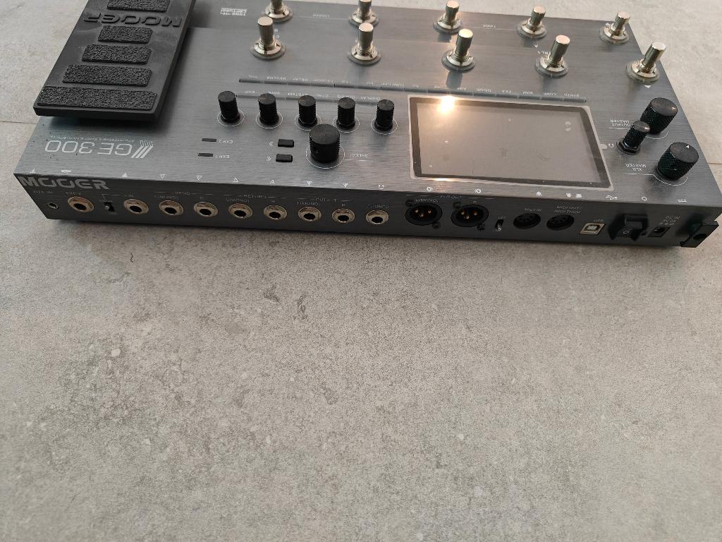 MOOER GE300, Muziek en Instrumenten, Effecten, Zo goed als nieuw, Chorus, Delay of Echo, Distortion, Overdrive of Fuzz, Reverb
