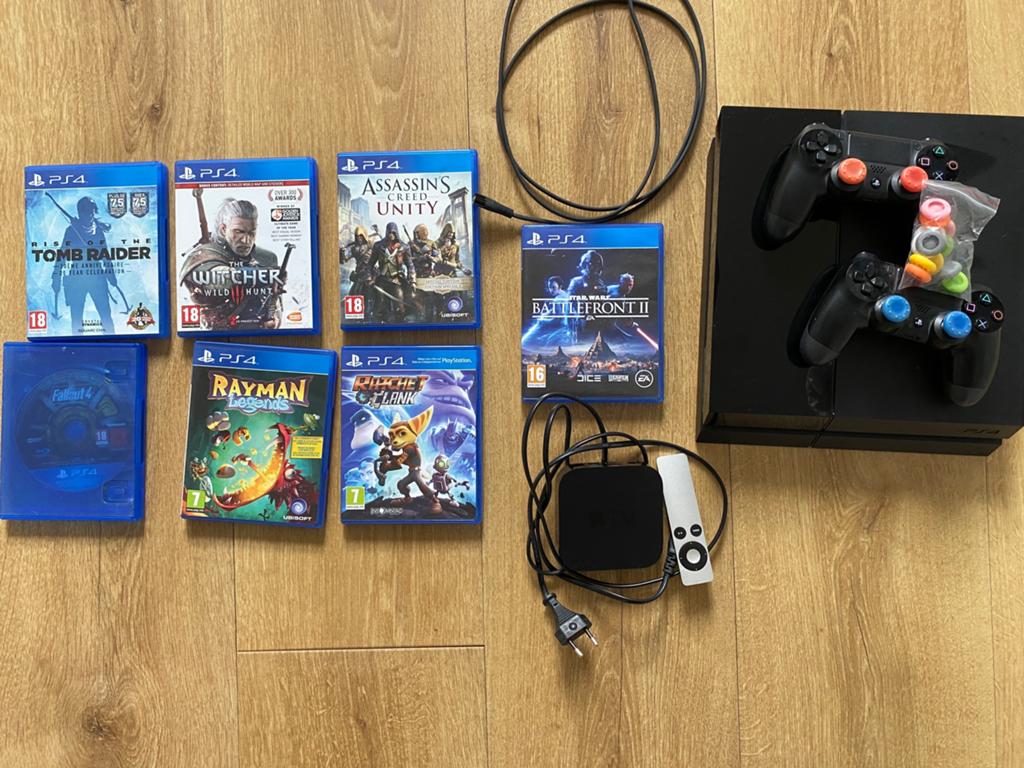 PS4 console/2controllers+ 7 games + Apple TV (125Euro), Games en Spelcomputers, Ophalen of Verzenden, Zo goed als nieuw