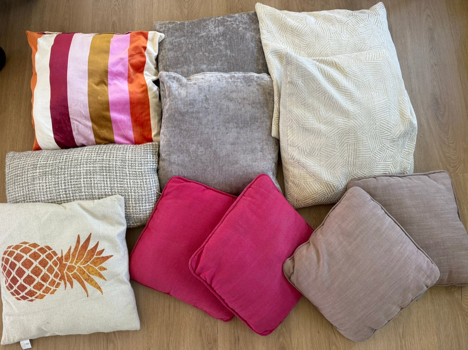 Lot 11 coussins A DONNER, Enlèvement, Utilisé