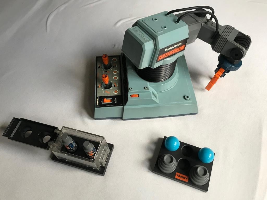 1980s Tandy Armatron robotarm, Enlèvement