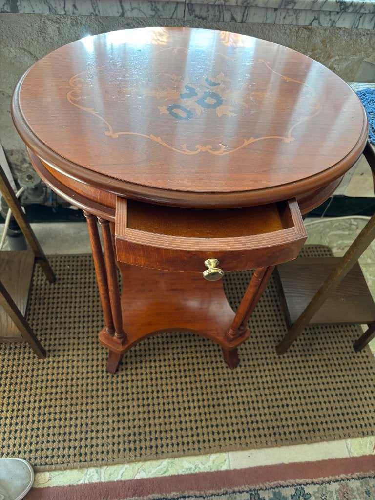 Bijzettafel vintage, Huis en Inrichting, Tafels | Bijzettafels, Gebruikt, Rond, 60 cm of meer, 55 tot 75 cm, Hout, Ophalen