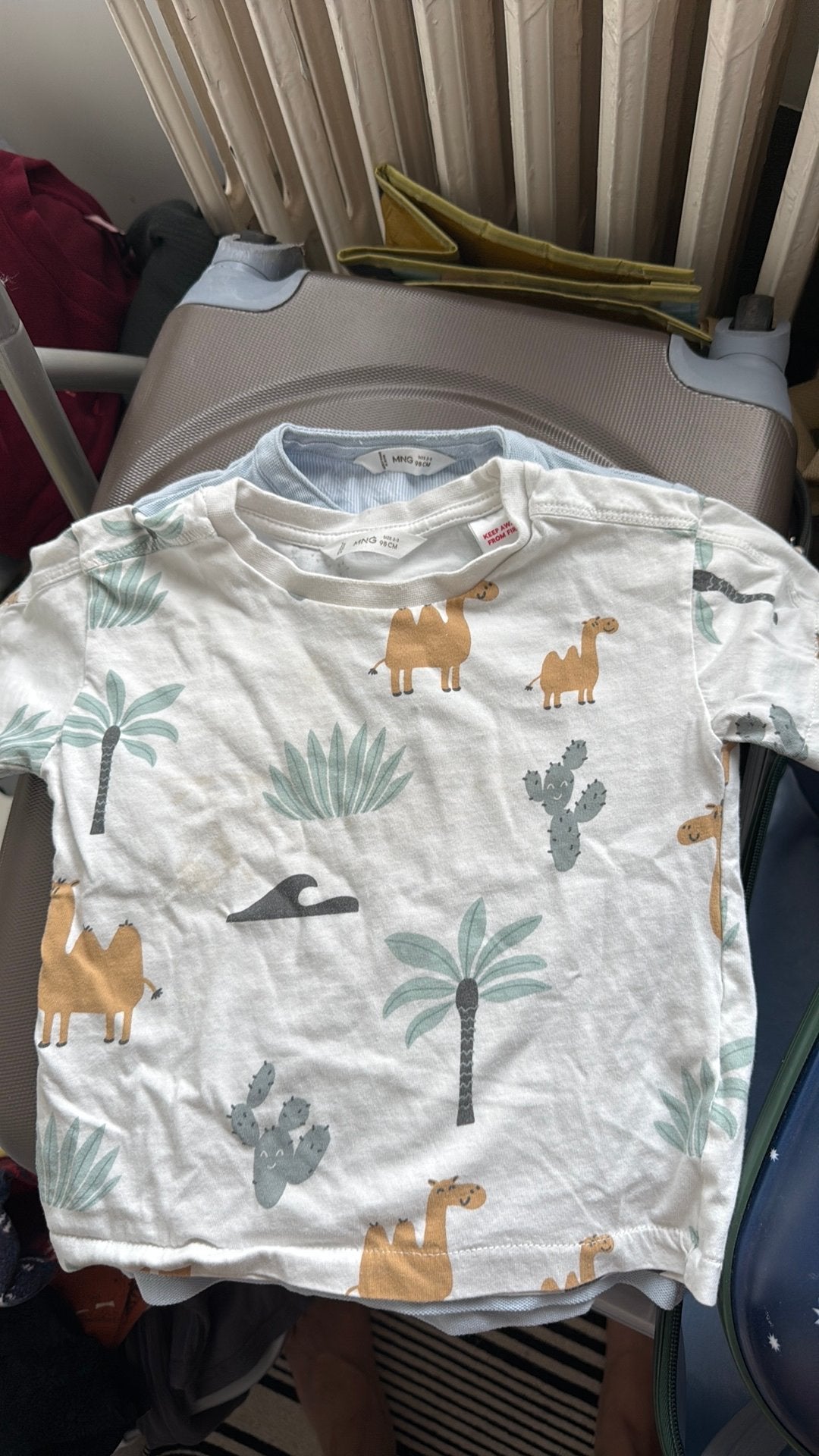 Tshirt mango enfant, Enfants & Bébés, Enlèvement, Comme neuf