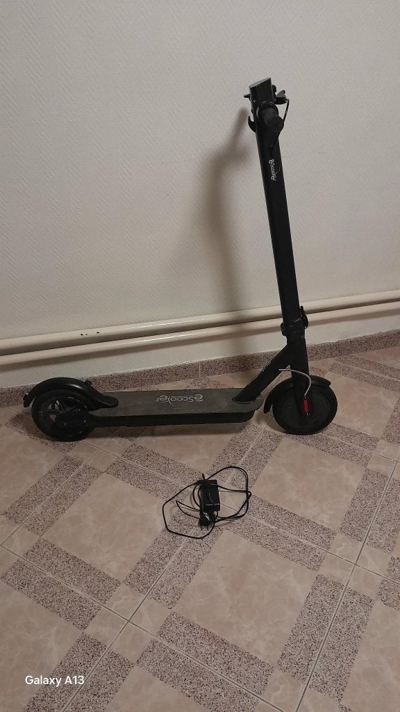 Ecool elektrische scooter — Te repareren/voor onderdelen, Fietsen en Brommers, Ophalen, Gebruikt, Elektrische step (E-scooter)