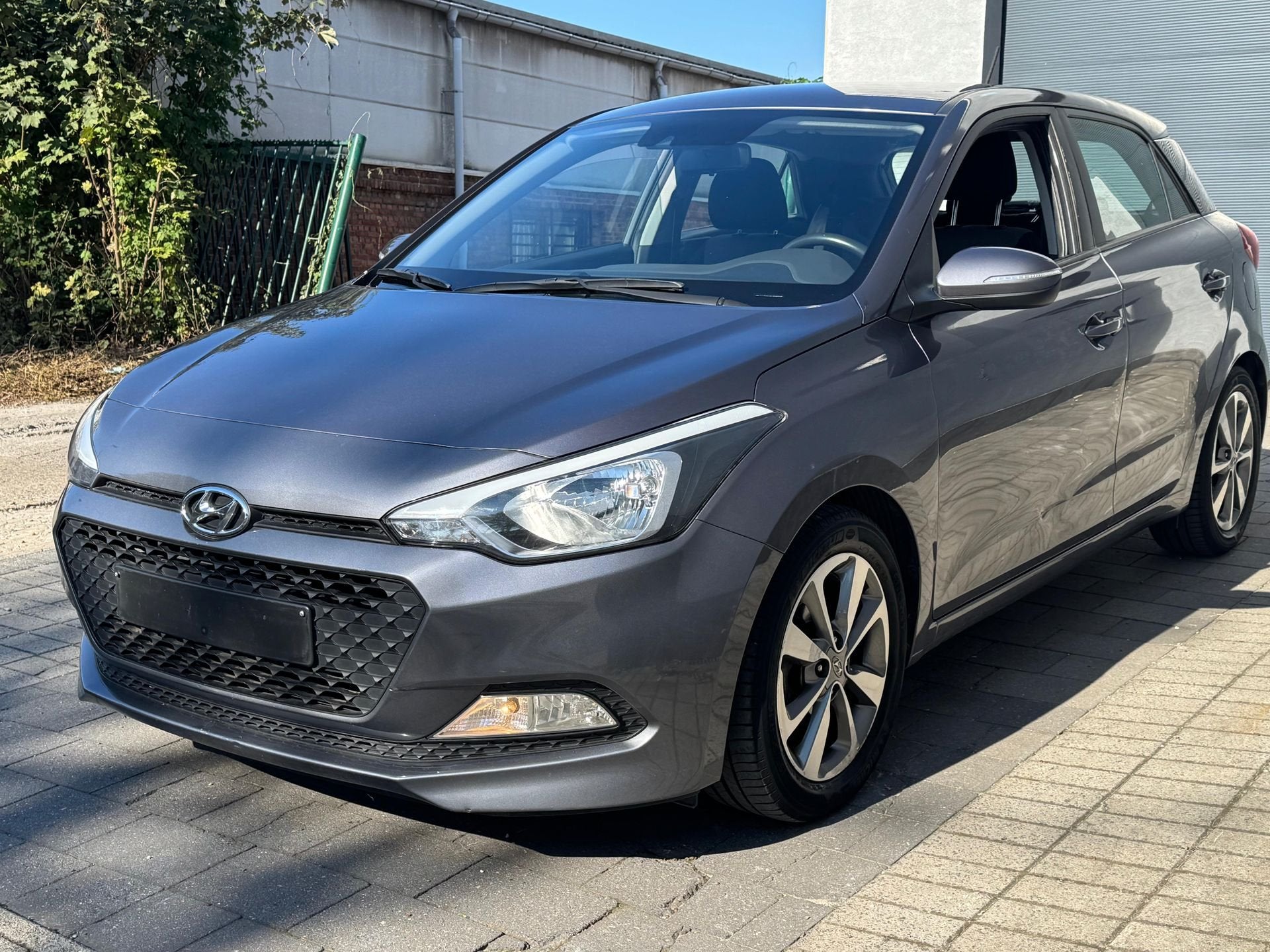 Hyundai I20 1.4i benzine automaat 2018 navigatie, Auto's, Gebruikt, Euro 6, Bedrijf, 5 zetels