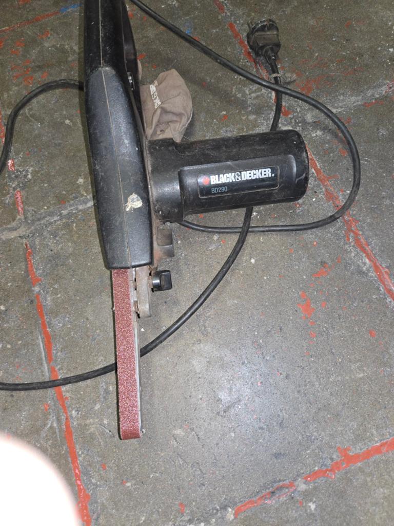 Ponceuse étroite black&decker, Bricolage & Construction, Enlèvement, Utilisé