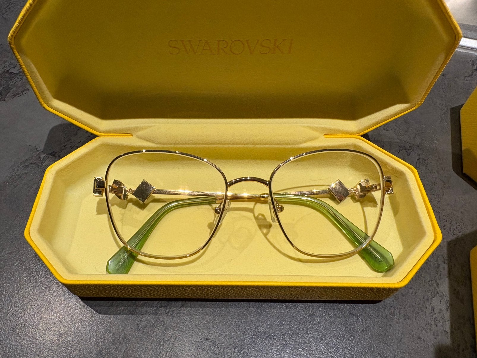 Swarovski Bril op sterkte, Ophalen, Zo goed als nieuw