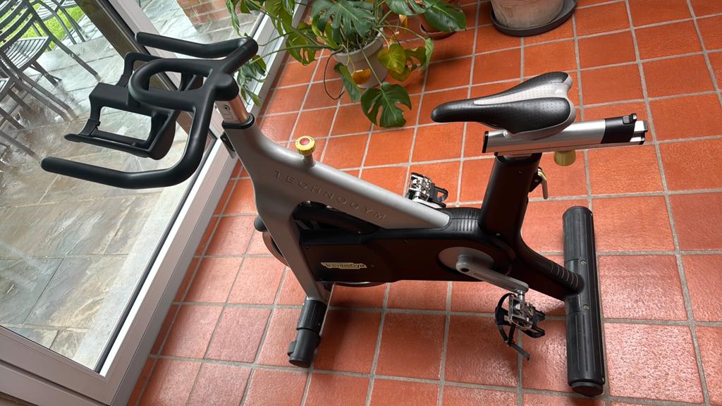 Velo Spinning Technogym, Enlèvement, Comme neuf, Vélo de spinning