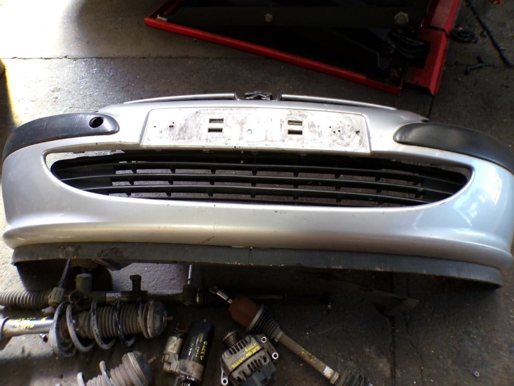 Pare choc avant Peugeot 307 BK 2005-2008 LP/15334, Auto-onderdelen, Carrosserie, Bumper, Peugeot, Voor, Gebruikt, Ophalen