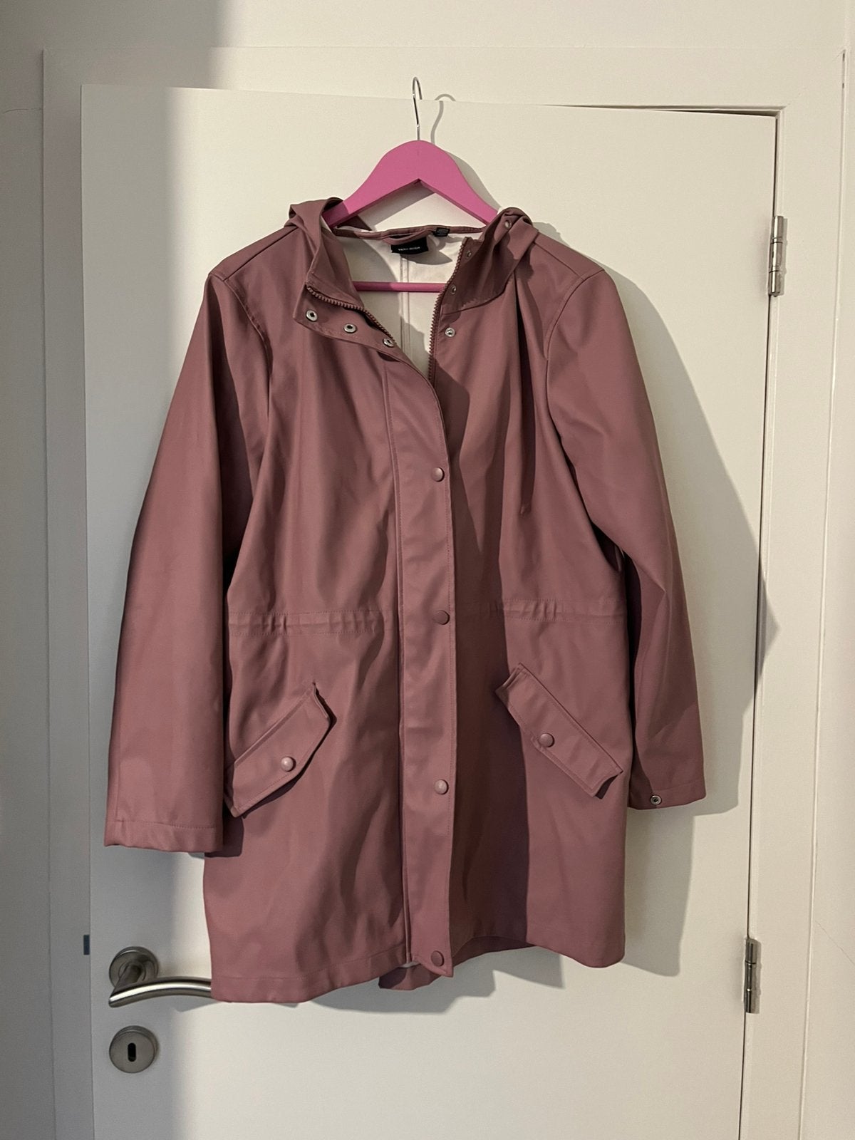 Roze regenjas maat L, Kleding | Dames, Ophalen of Verzenden, Gedragen, Maat 42/44 (L), Roze