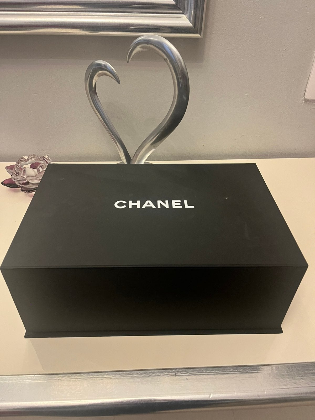 Boîte Chanel Aimantée Authentique – 31 x 21 x 12 cm –, Enlèvement ou Envoi, Comme neuf