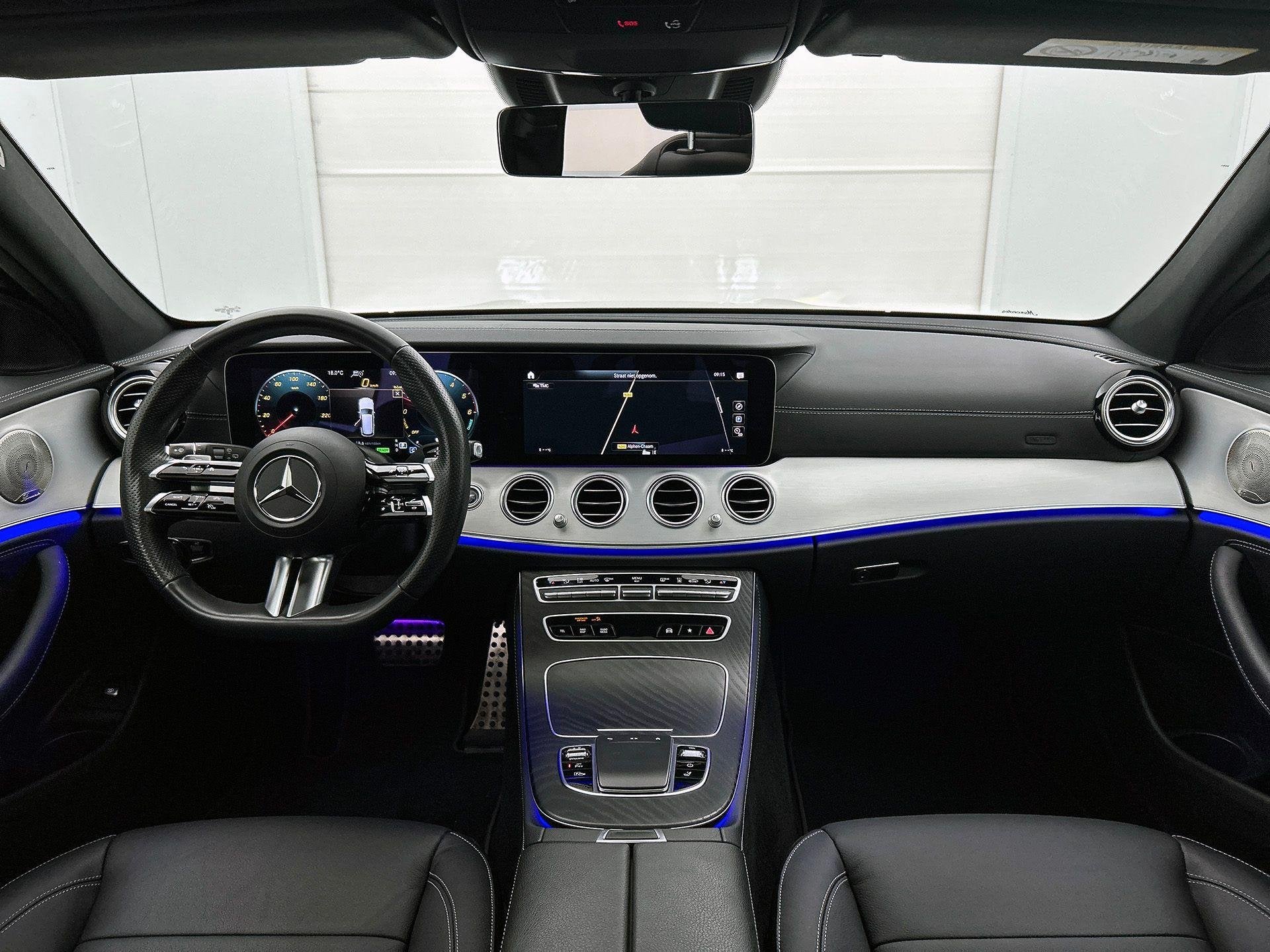 Mercedes-Benz E-klasse 300 DE Break AMG Line | Panoramisch D, Auto's, Mercedes-Benz, Automaat, Dealer onderhouden, Zwart, 4 cilinders