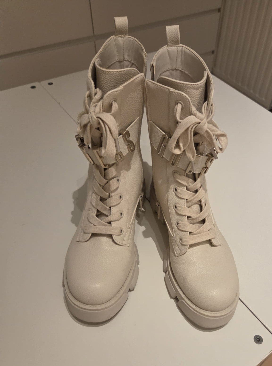 Guess nieuwe laarsjes maat 38, Kleding | Dames, Ophalen, Nieuw