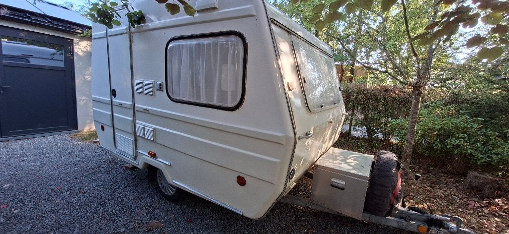 Magnifique petite Caravane N126NT - facile à tracter, Caravanes & Camping, Caravanes, Particulier, jusqu'à 2, 500 - 750 kg, Autre