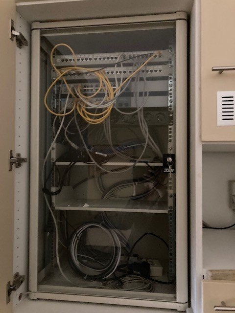 serverkast met patchpannels, Computers en Software, Ophalen, Zo goed als nieuw, Glas, Plaatstaal