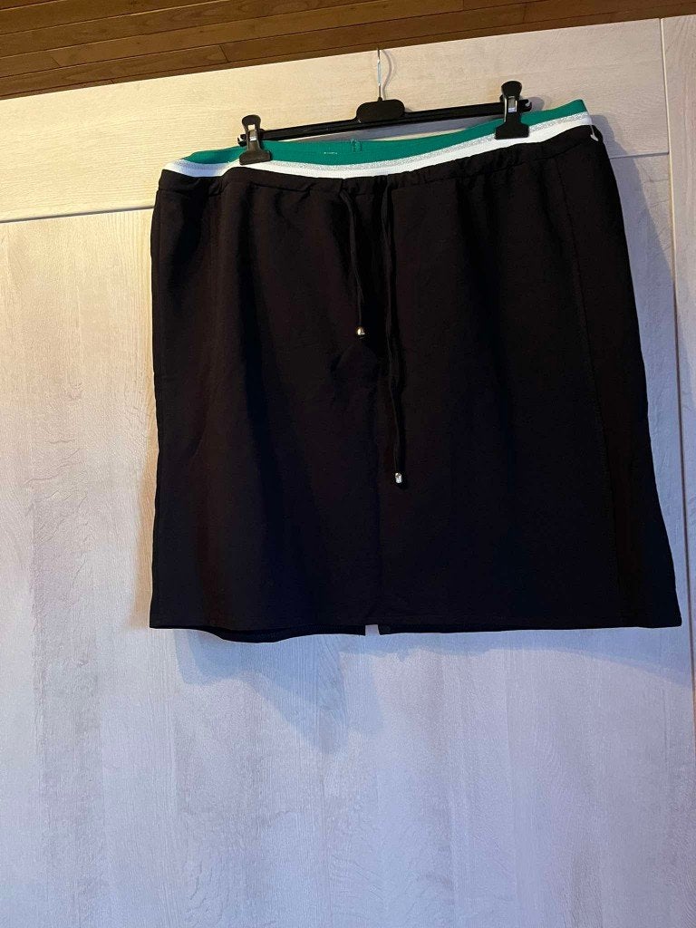 rok paprika zwart groen maat 4 = 50 als nieuw, Kleding | Dames, Rok, Ophalen of Verzenden, Zo goed als nieuw, Paprika