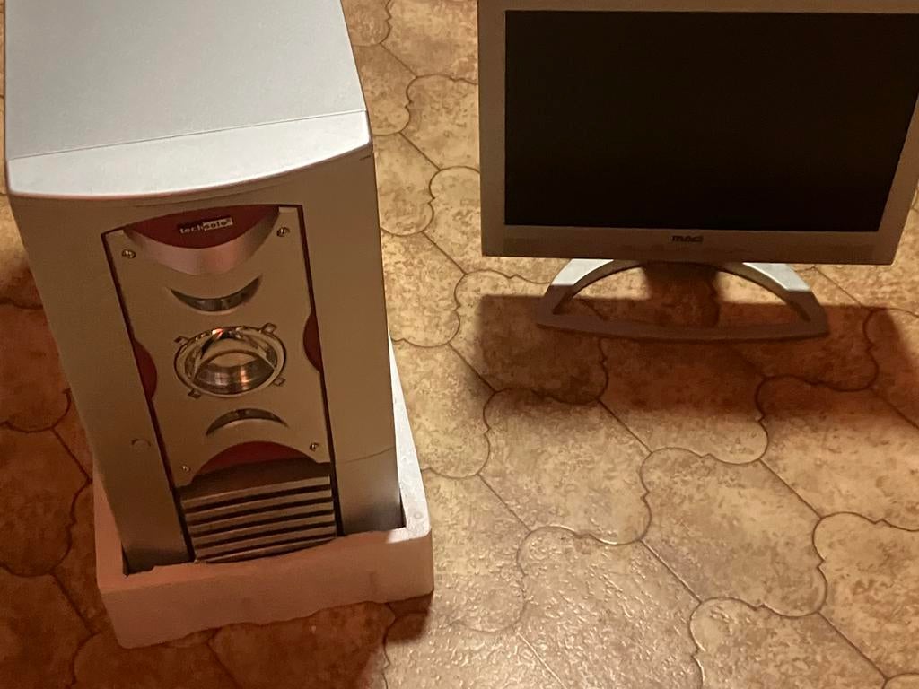 Desktop computer in prima staat, Computers en Software, Desktop Pc's, Zo goed als nieuw, Ophalen of Verzenden