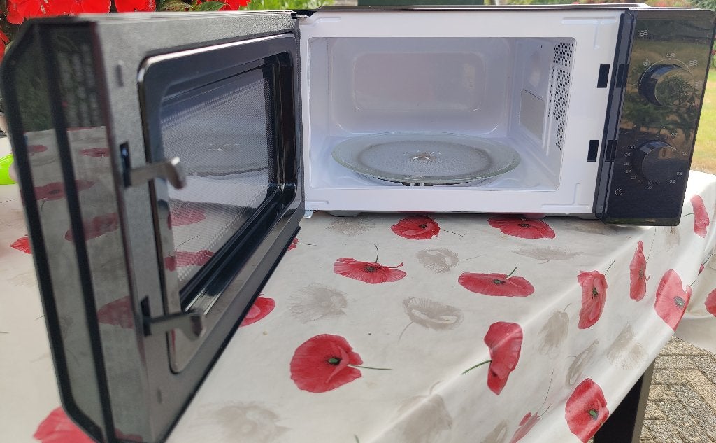microgolf oven 700W, Ophalen, Zo goed als nieuw, Draaiplateau, Vrijstaand