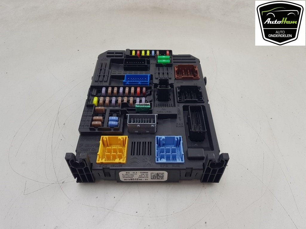 BOITIER FUSIBLES Opel Crossland (X) (01-2017/05-2018), Opel, Utilisé, Lisa.Scalzo@aptiv.com, Aptiv PLC