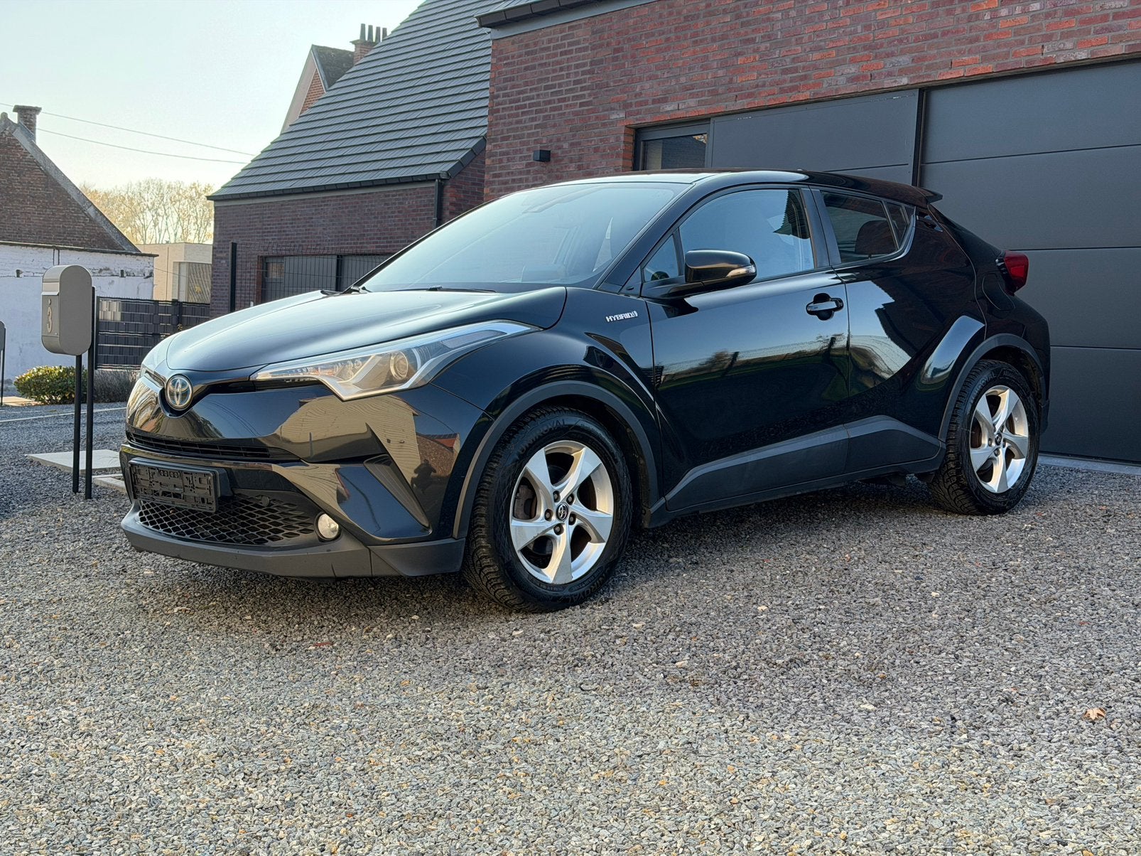 Toyota CHR 1.8 benzine hybrid automaat, Navi, Camera, Autos, Achat, Euro 6, Entreprise, 72 kW