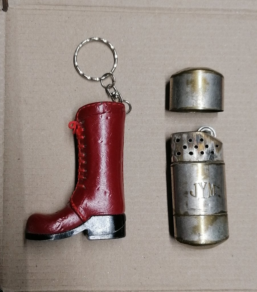 Briquets essence JYM et Dc Martens, Collections, Envoi, Utilisé, Briquet