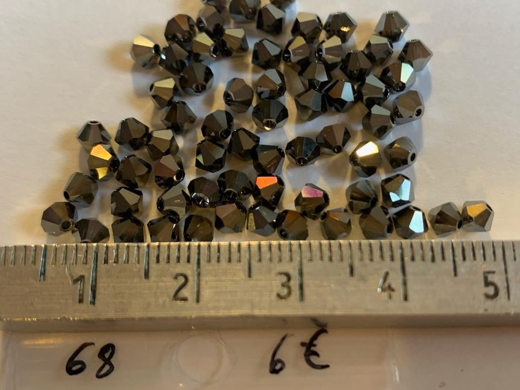 68 Swarovski tolletjes zwart, Ophalen of Verzenden, Nieuw, Kraal