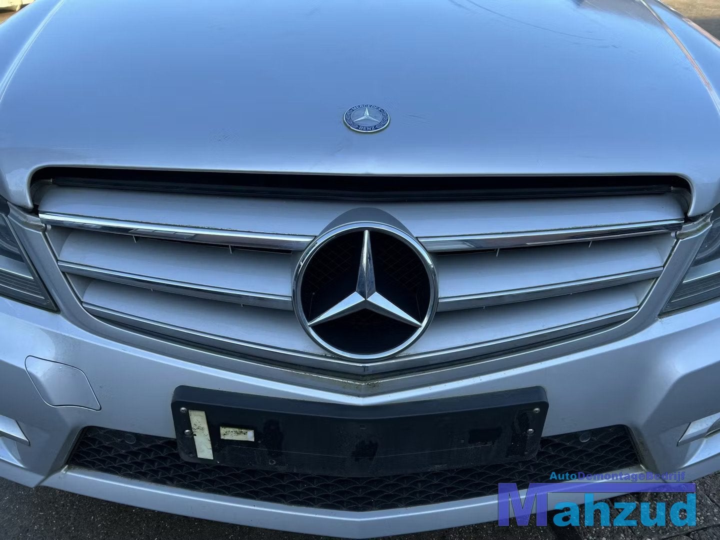 MERCEDES C KLASSE W204 Facelift grille 2011-2014, Mercedes-Benz AG, Mercedes-Benz, Utilisé, Mercedesstrasse 120
70372  Stuttgart, DE