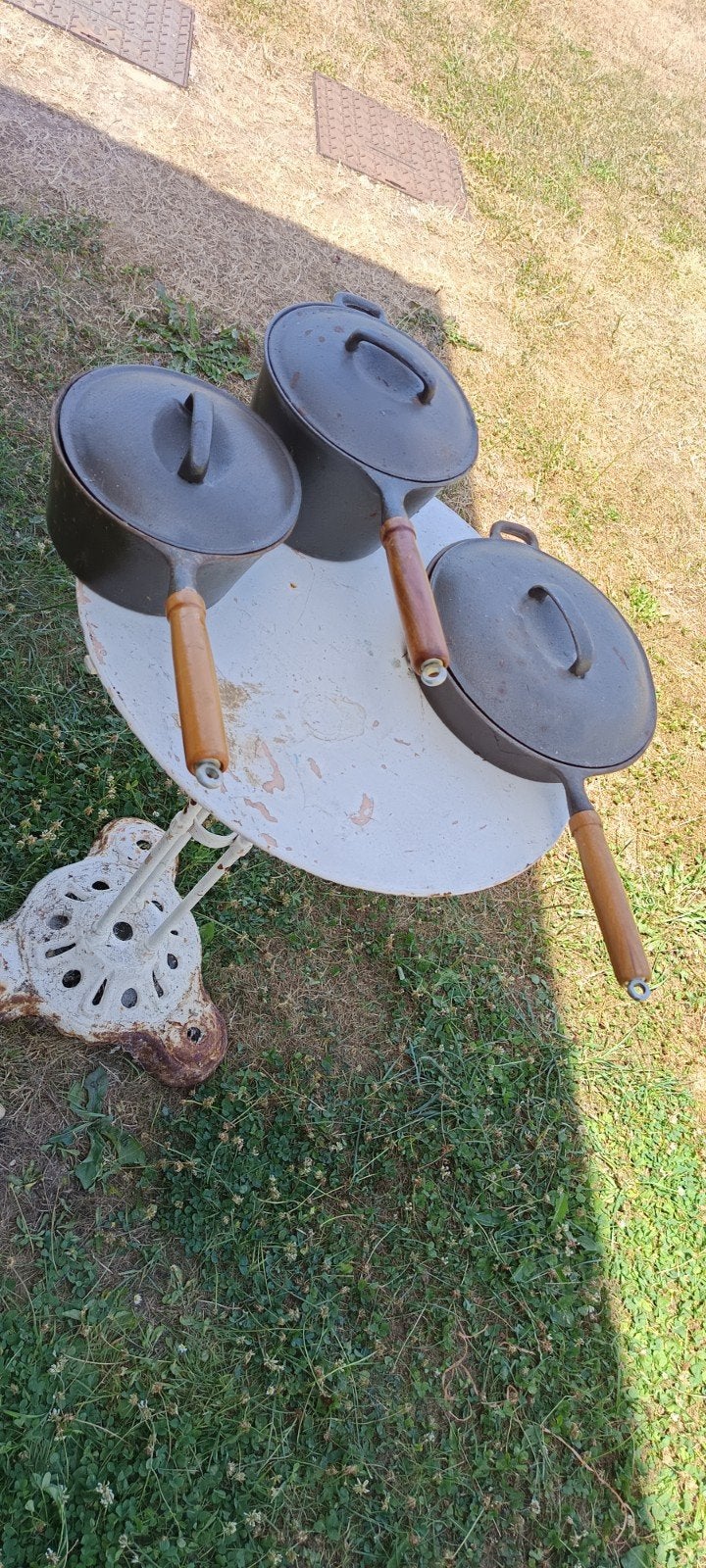 Lot de 3 cocotte fonte avec manche en bois, Huis en Inrichting, Keuken | Potten en Pannen, Met deksel, Gietijzer, Braadpan