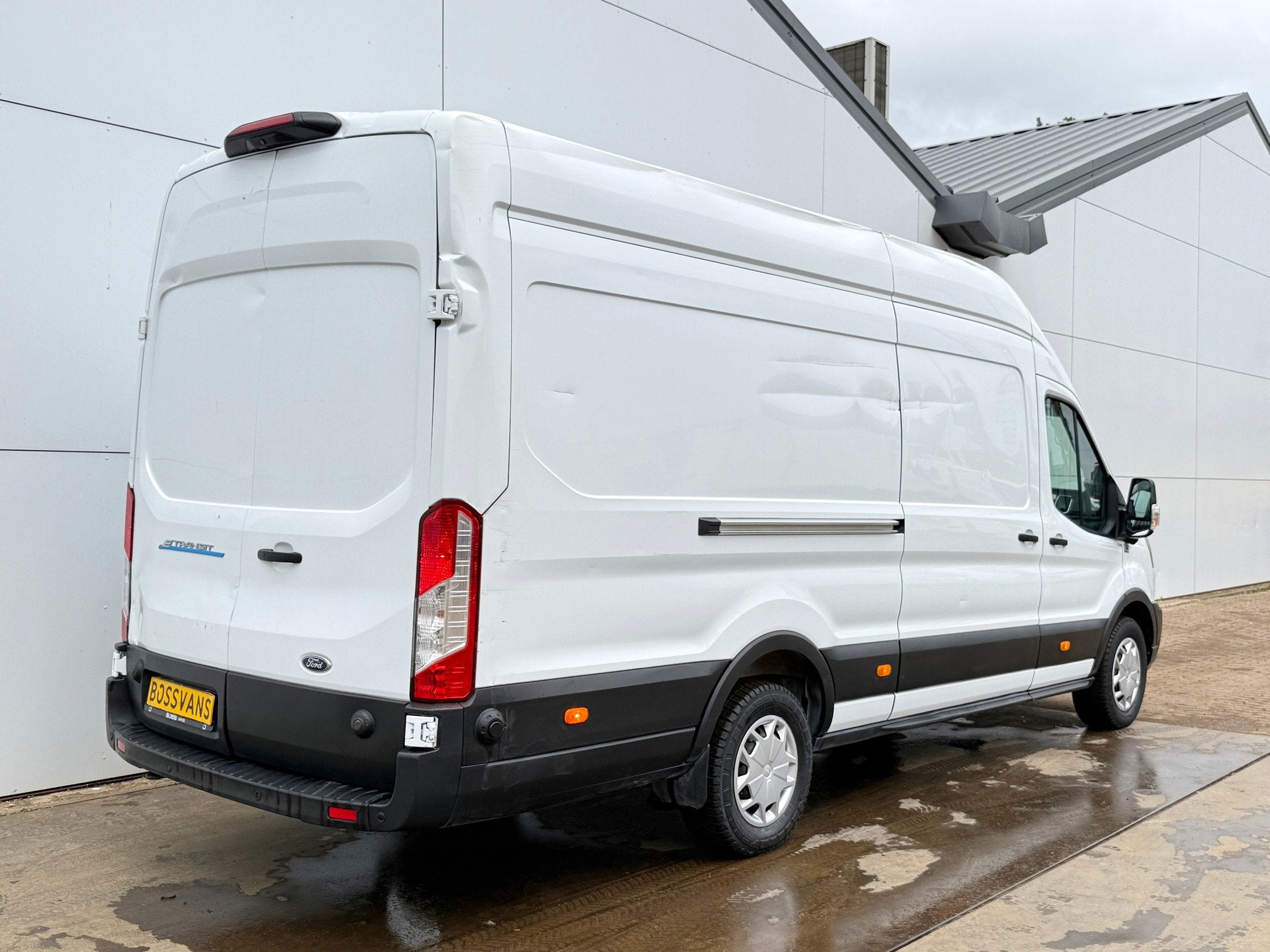 Ford e-Transit 68kWh 184PK L4H3 317km WLTP BEV Snelladen Car, Auto's, Automaat, Gebruikt, 135 kW, 2703 kg