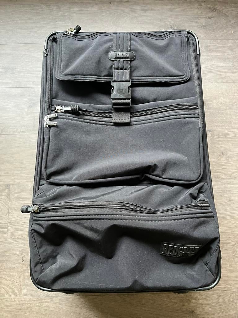 Zwarte reiskoffer Hedgren - 70x50x30 cm - 105 liter, Handtassen en Accessoires, Ophalen of Verzenden, Zo goed als nieuw, Uitschuifbare handgreep