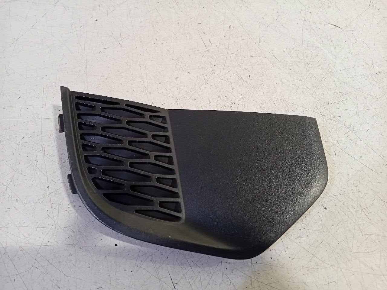 Bumperdeel rechts voor Land Rover Discovery, Onderdelen@venauto.nl, Van der Ven Autorecycling B.V., Ettenseweg 76, 4706 PB Roosendaal, The Netherlands